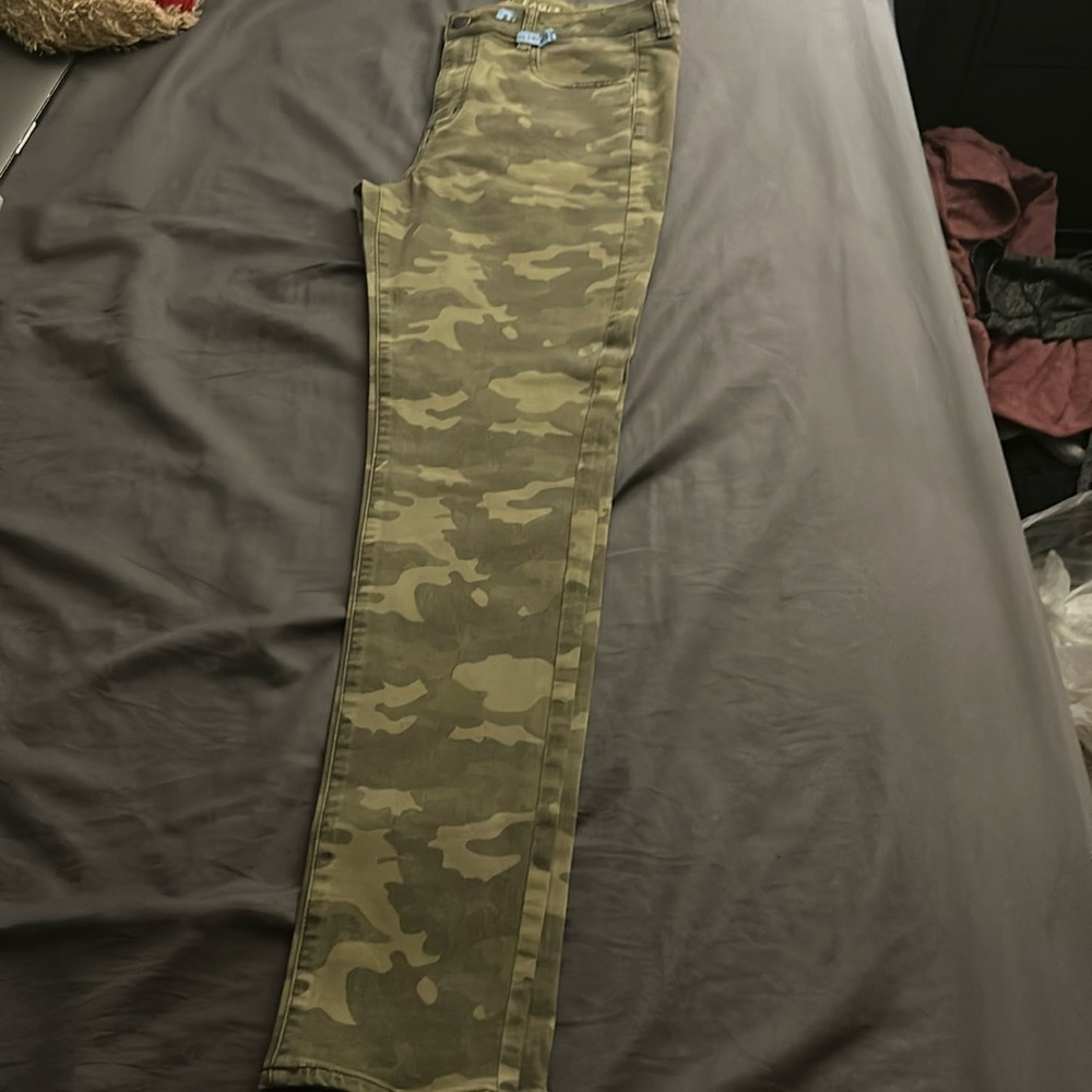 American Eagle camo jeans, size 14 regular, super stretch
